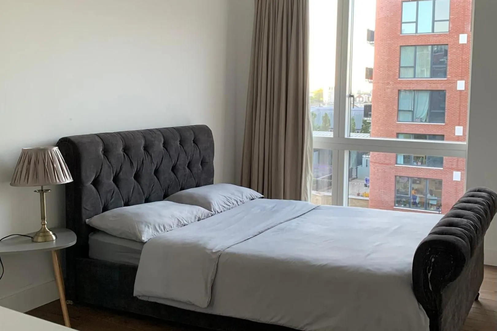 Luxury Riverside Apartment London