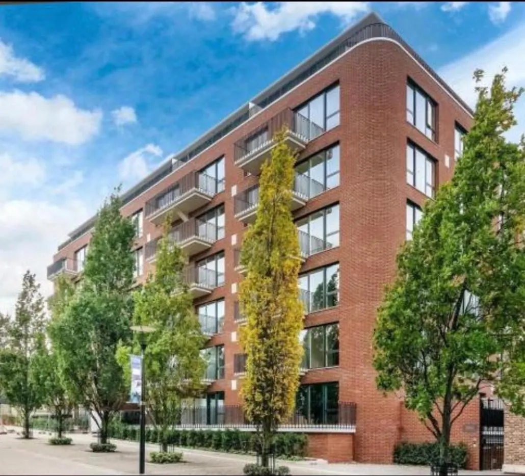 Luxury Riverside Apartment London