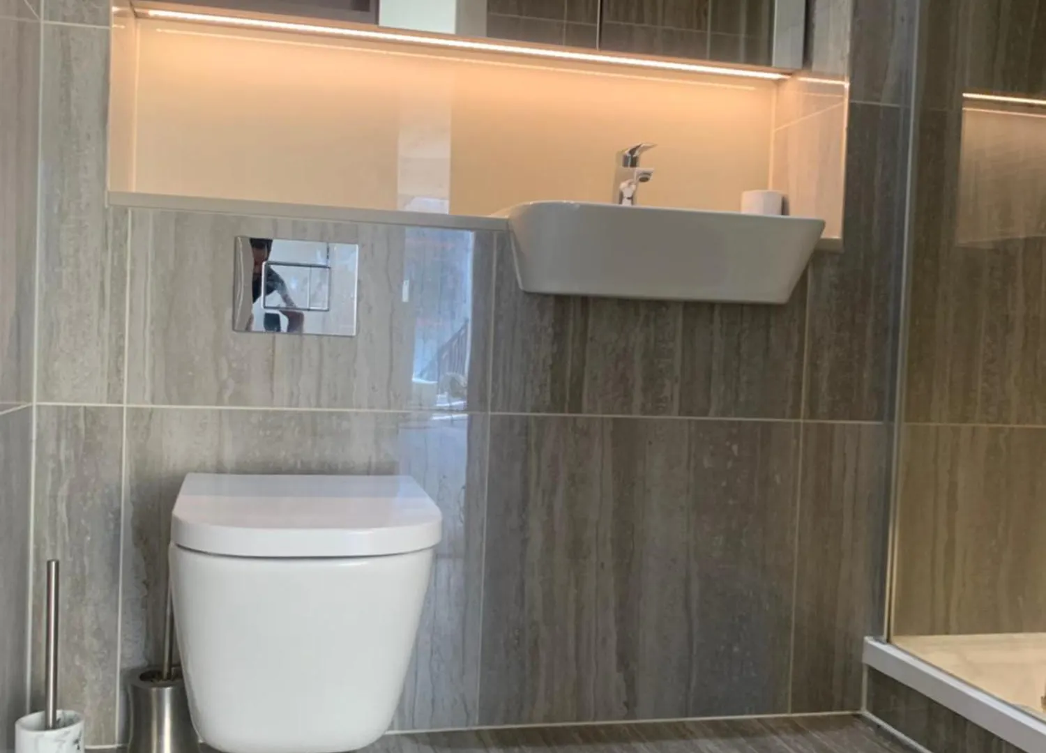 Luxury Riverside Apartment London